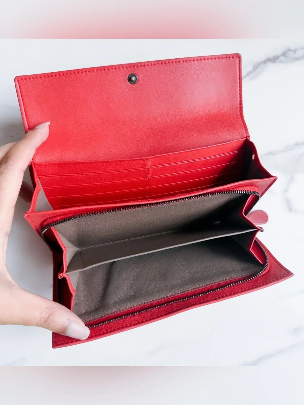 Bottega Venata Intrecciato leather flap Wallet on chain - Picture 6 of 16